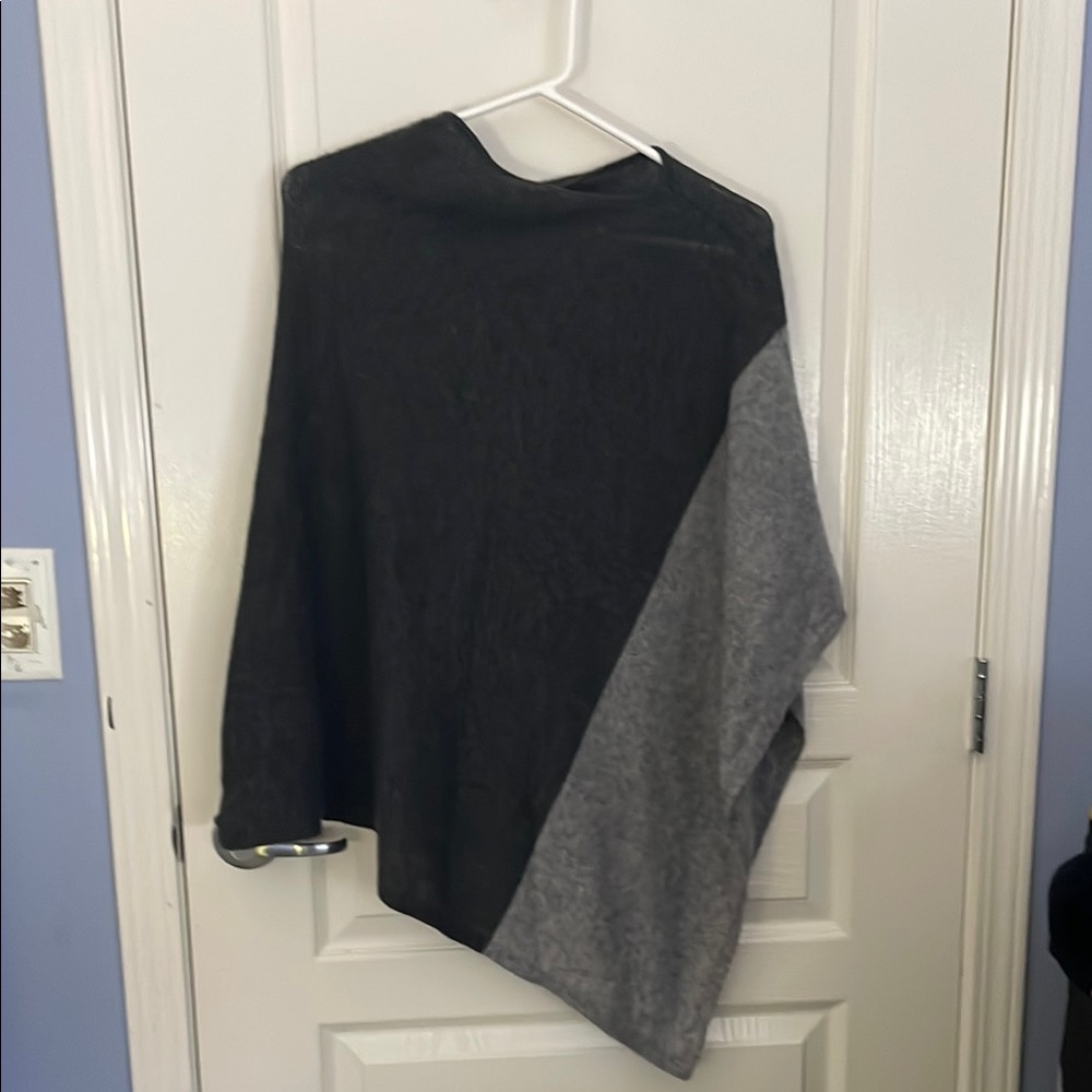 #39 Black and Gray Top